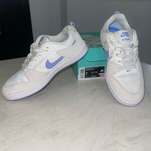 Like New!! ✨ Women’s Nike SB Alleyoop Summit White/Light Thistlea- Size 7